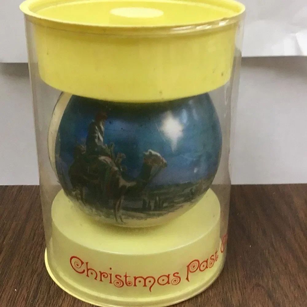 Vintage 1970s Christmas past collection, Wiseman going to see Jesus ornament by